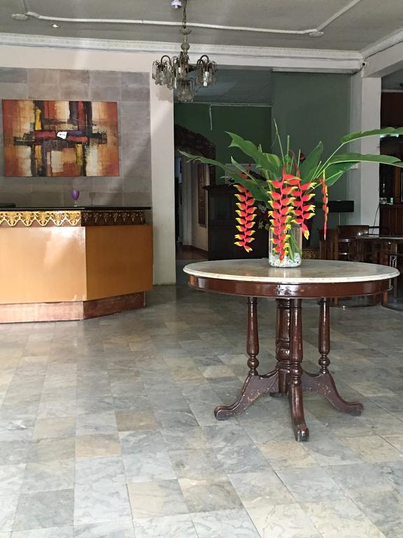 Le Paradis Hotel Palembang Eksteriør billede