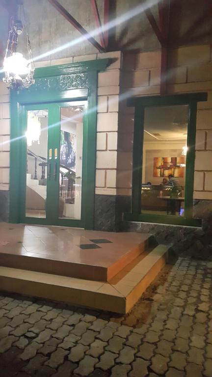Le Paradis Hotel Palembang Eksteriør billede
